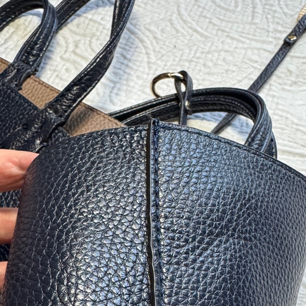 REVERSIBLE Bella of Cape Cod Taupe and Navy Leather Tote Bag with Navy Straps - Picture 13 of 15